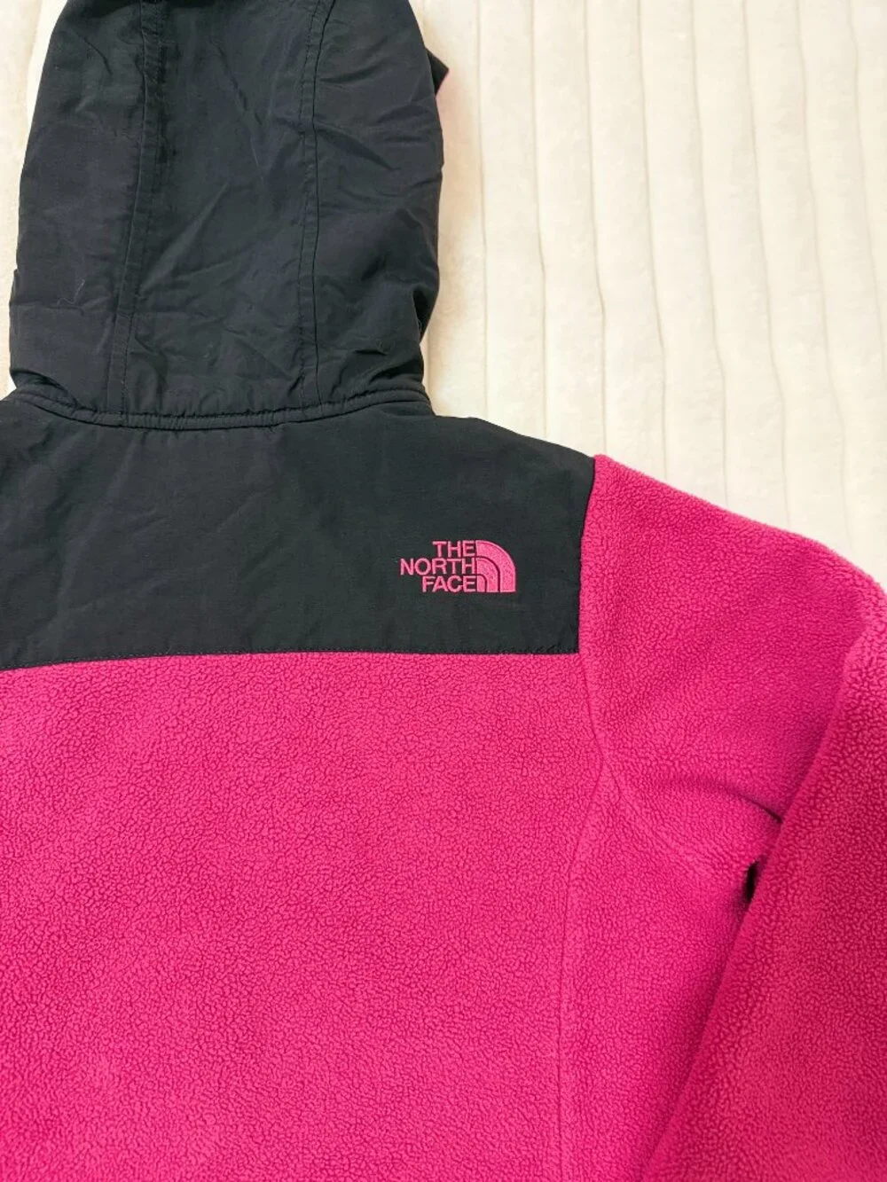 The North Face Girls M 10/12 Pink Black Hooded Fleece Full Zip Jacket  Category: